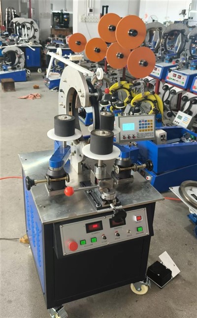 Mașină de înfășurare a bobinei cu miez toroid cu transformator automat